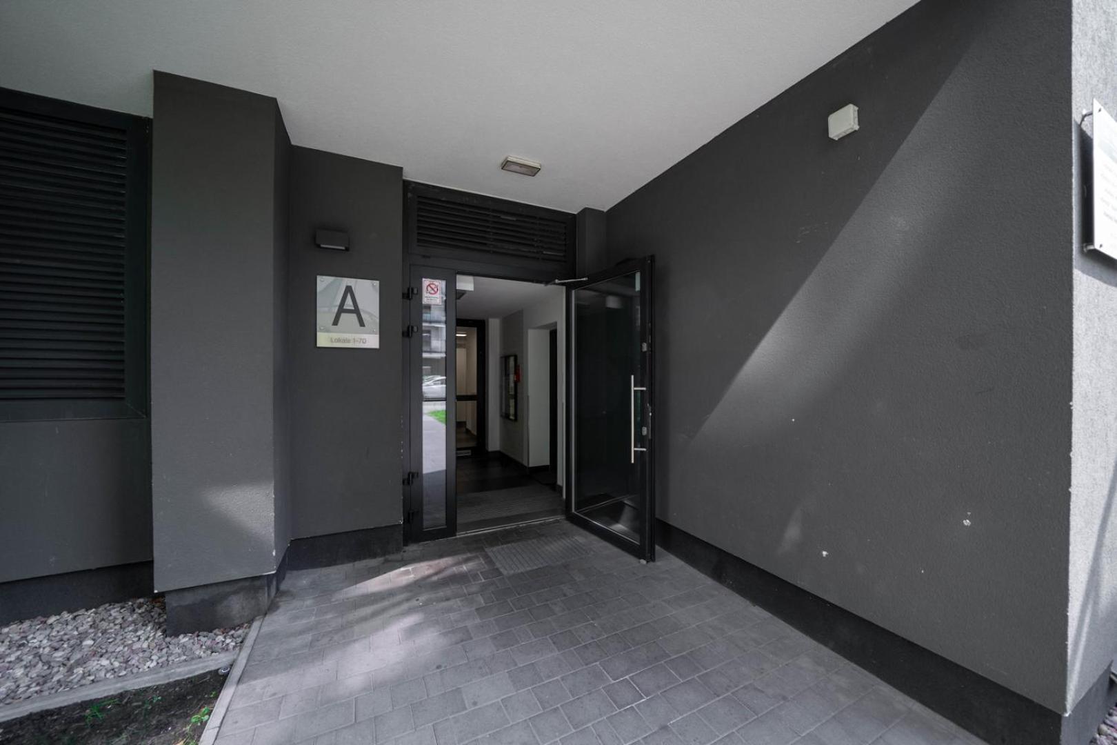 Skierniewicka Apt - Parking, Workspace, Balcony - By Rentujemy Warsaw Exterior photo